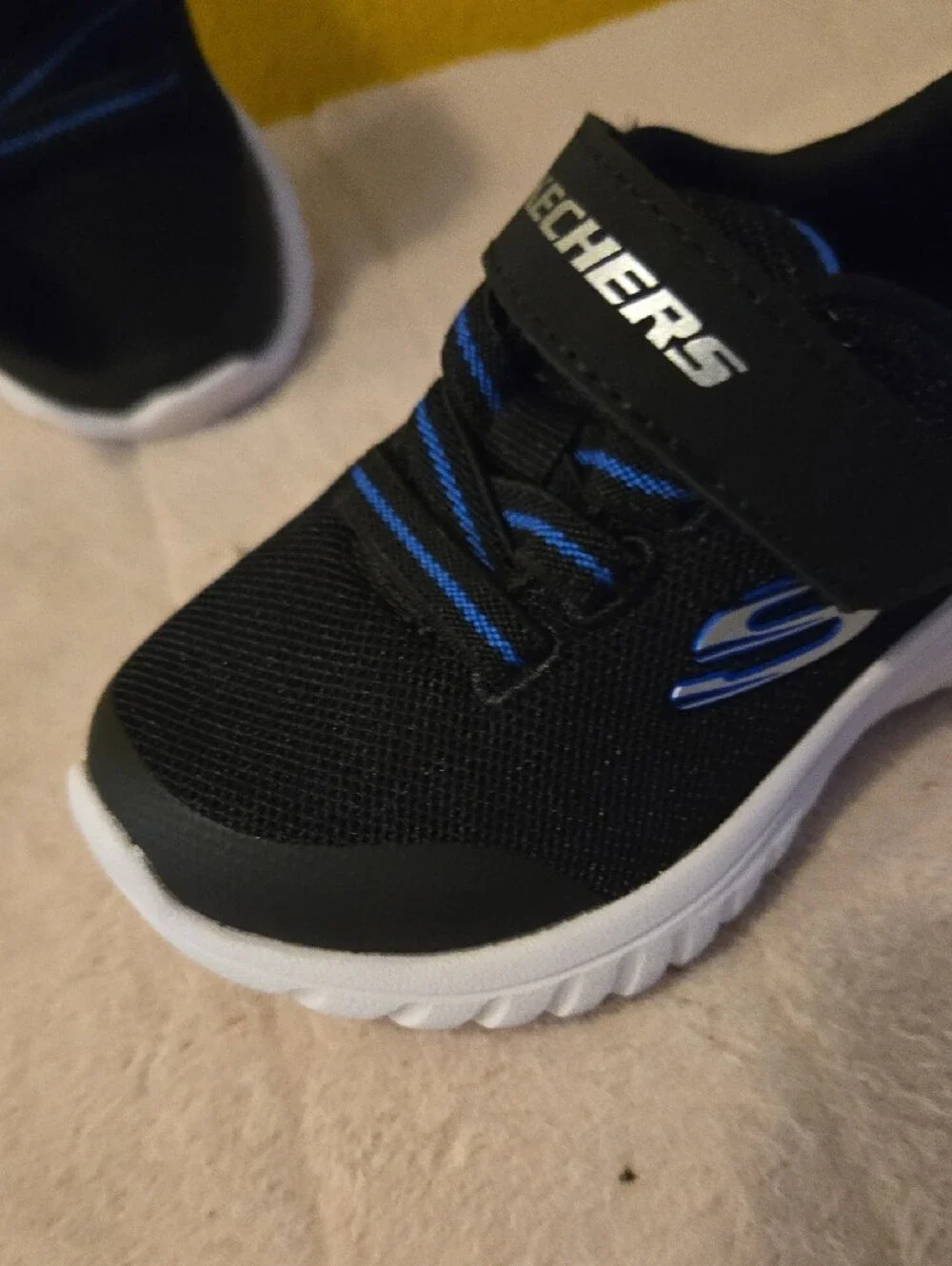 Skechers Toddler Boys Black and Blue Velcro Athletic Sneakers Nwt Sz 5